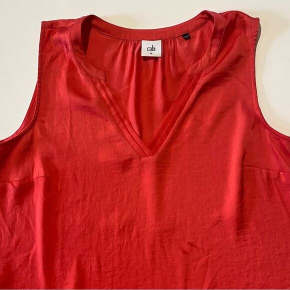 Cabi Hibiscus Rose Red Split V- Neck Flowy Silky Tank Blouse Women's Size Medium - Picture 3 of 13